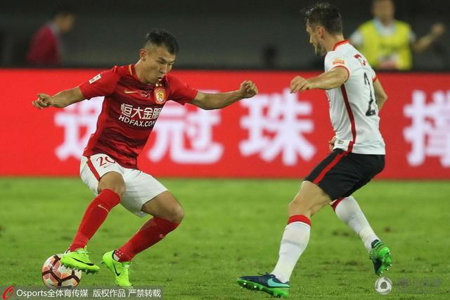 杨若晴垂下头，感受着那一丝丝温暖，从孙氏的身上缓缓传入自己的手里，一点点驱散走她手掌的寒凉。